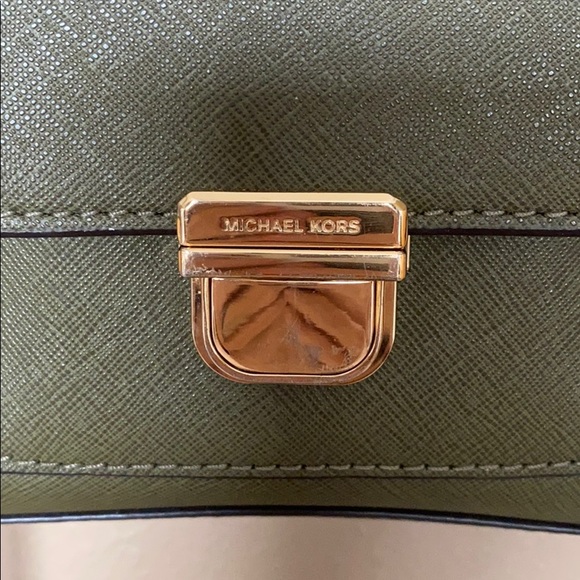 Michael Kors olive mini bag - Picture 2 of 7